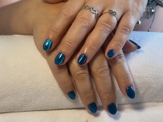 Smalto blu petrolio lucido